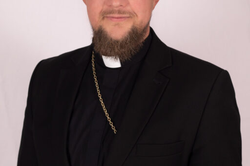 Omikroni ja oomega vahel